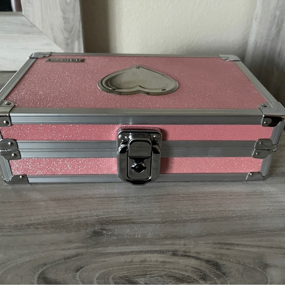 Vaultz Pink Glitter Lock and Key Pencil Box - Picture 3 of 11